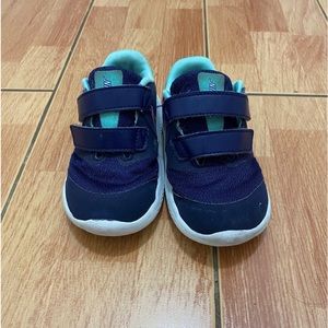 Nike size 8C toddler Girl shoes